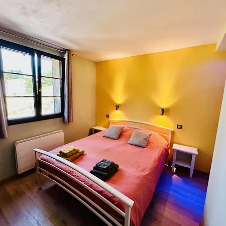 Maison En Pierre, Piscine, * بوي ليه باروني