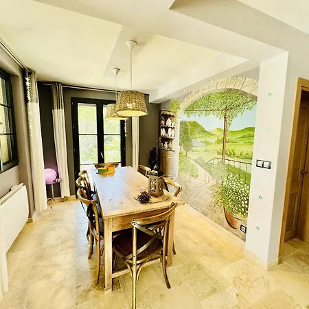 فيلة Maison En Pierre, Piscine, بوي ليه باروني